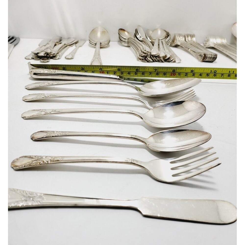 WM Rogers Silverware Flatware Set Of 80 Pieces With Harmony House Case